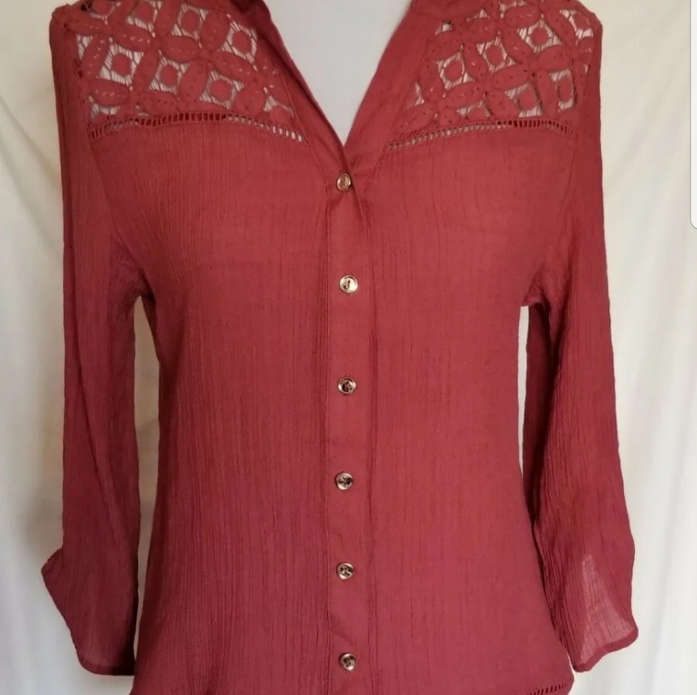 Ivy Ridge Junior's Upper Lace Rust Red Button up Size Large